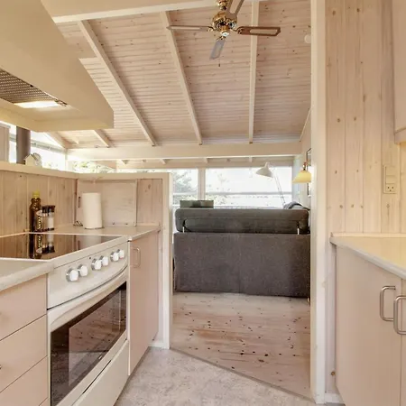 Siegrid - 250m From The Sea By Interhome * Hals