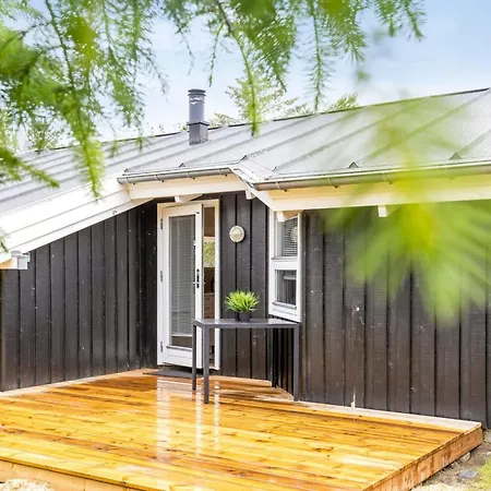 Siegrid - 250m From The Sea By Interhome Feriehus Hals