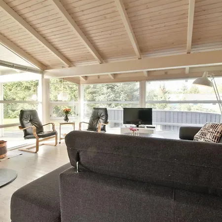 Siegrid - 250m From The Sea By Interhome * Hals